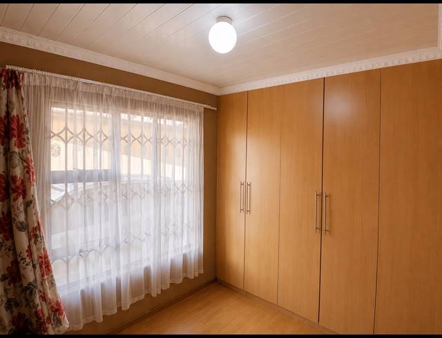3 BEDROOM HOUSE FOR SALE IN LAKESIDE